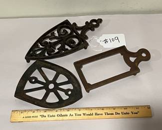 Vintage trivet Lot #109