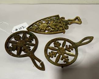 Vintage trivet Lot #102