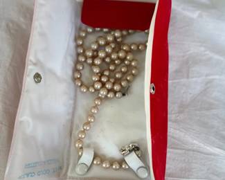 010 Faux pearl vintage necklace