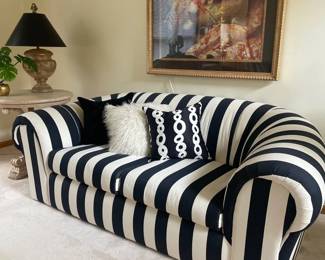 076 Bold Black White Striped Chesterfield Sofa