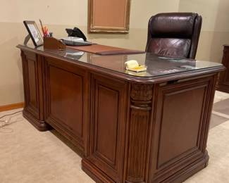 024 Executive Wood Desk with Glass Top and Leather Chair
