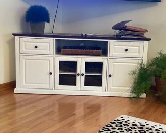 059 White TV Console with Glass Cabinet Doors