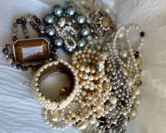 013 Costume pearl Jewelry