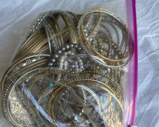 008 Bag of bangles