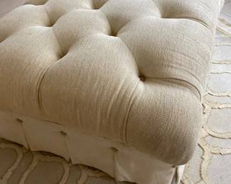 048 Large Tufted Upholstered Ottoman