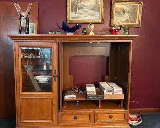 Entertainment center
