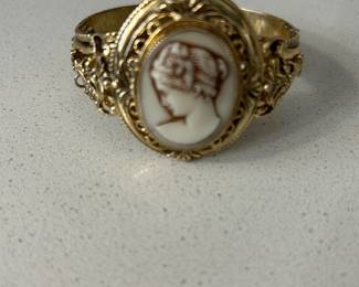 Cameo bracelet 