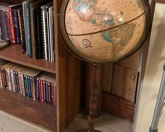 Standing globe 