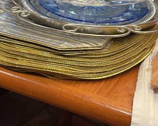 placemats, chargers, runners, table clothes,