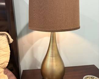 two table lamps w shade