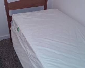 Maple twin headboard/mattress