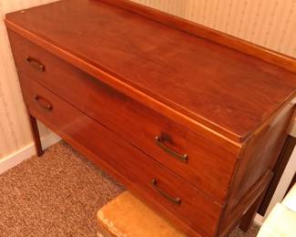 Vintage 2 drawer chest