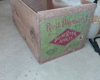 Red Diamond apple crate
