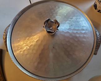 Hammered aluminum top and base(no glass bowl)