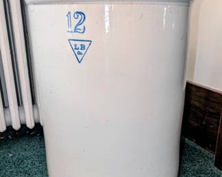 12 gallon stoneware croc in very good condition!