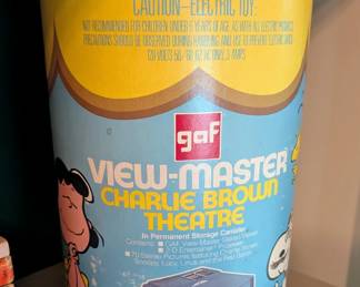 Vintage viewmaster Charlie Brown theater