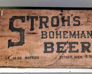Vintage Strohs beer crate