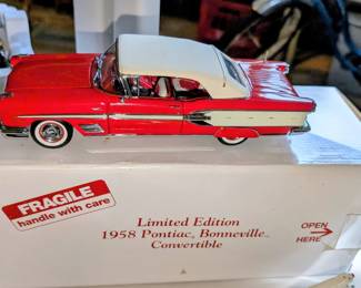 Danbury mint model car 1958 Pontiac Bonneville convertible