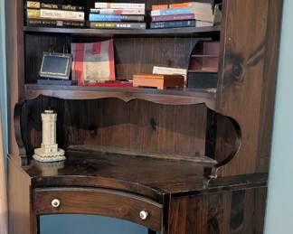 Incredible! Vintage corner desk/ bookshelf!