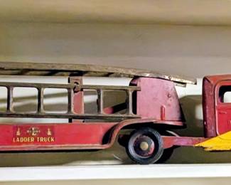 Early vintage buddy l ladder truck