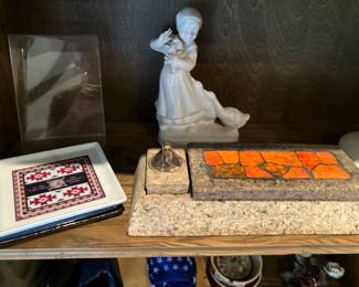 Set of 4 sm square plates, cigarette lighter in cork covered box 