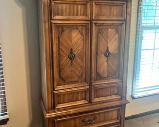 Stanley Furniture highboy w dovetailed drawers