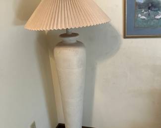 Floor lamp with pottery base