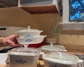 CorningWare Set with Pyrex Lids