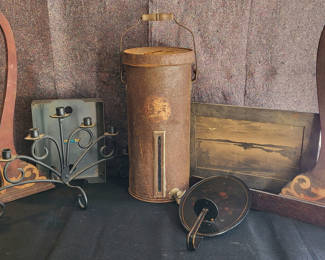 Lot 61: Miscellaneous Vintage Lot of Items