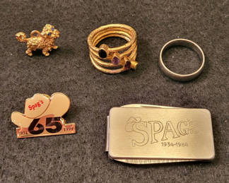 Lot 76: Lot of 5 Jewlery Pieces