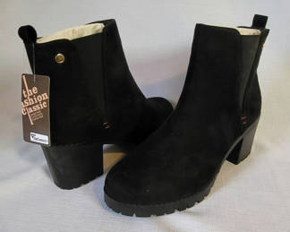 Lot 13: New Faux Suede Low Booties 8.5 (#1)