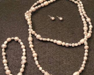 Lot 78: Fresh Water Pearl Necklace w/ Matching Bracelet & Earrings (Grey)