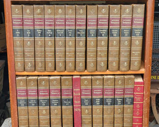 Lot 93: Vintage Encyclopedia Set w/ Case