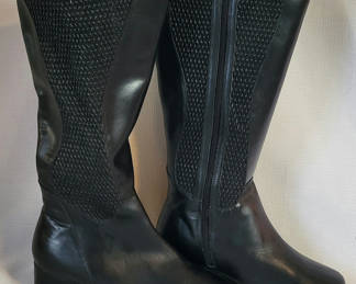 Lot 53: New Women's Tall Leather Black Boots 8w (#4)