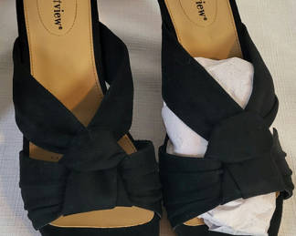 Lot 55: Comfort View Sandals "Autumn" 8.5w ☆New