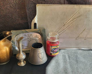 Lot 99: Miscellaneous Decor Items