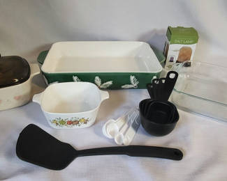 Lot 31: Kitchen Lot Bakeware, Utensils & Salt Lamp