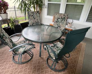 Patio Table with 4 chairs