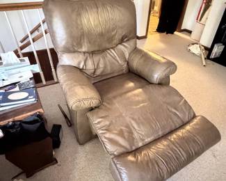 Lazyboy leather recliner