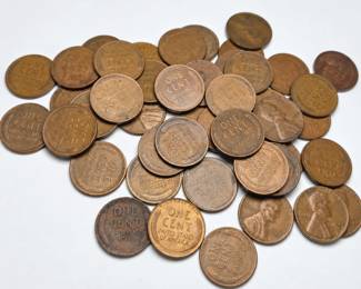 Collection of vintage United States Lincoln Wheat cents featuring the classic Wheat Penny reverse with “ONE CENT – United States of America” between wheat stalks. Includes an assortment of dates and varying degrees of circulation, toning, patina, surface wear, and oxidation consistent with age. Coins have not been individually graded or evaluated for varieties, mint marks, key dates, or errors. An appealing group for coin collectors, sorting, research, or adding to an existing Lincoln cent collection. Please review photographs carefully for the coins included, dates, condition, and potential varieties; photographs are considered part of the description.