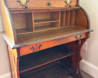 https://rarefindestatesales.hibid.com/catalog/779414/antique-furniture-primitive%E2%80%93georgian-and-unique-finds