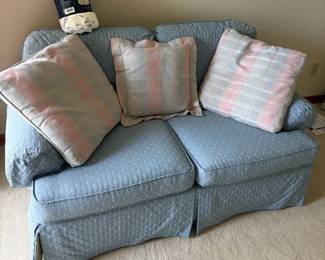 Blue Love Seat With Accent Pillows  New Pendleton Ultra Soft Throw