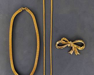 Napier Herringbone Necklace  Gold Tone Necklace With Bow Brooch