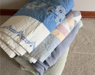 Vintage Quilts  Blankets