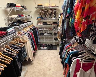 Women’s clothing XL   - Shoes size 7