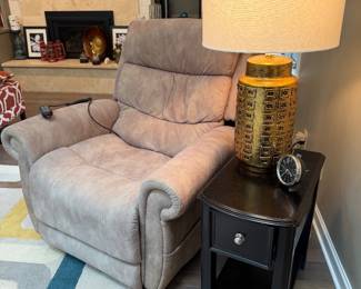 Lift recliner
