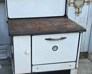 Small Cookstove- not full size but works just as well