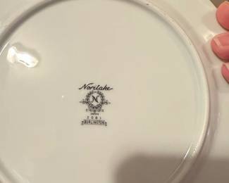 Noritake Burlington Pattern Dinnerware Set