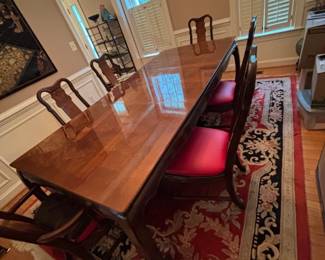 Universal Furniture Ltd. Dining Set with Chairs  Queen Anne Style