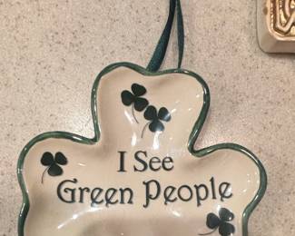 MWW Market Shamrocks I See Green People Ornament or Dish